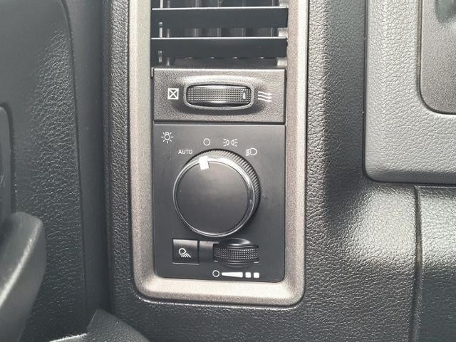 2018 RAM 1500 Tradesman 4x2 Quad Cab 6'4" Box