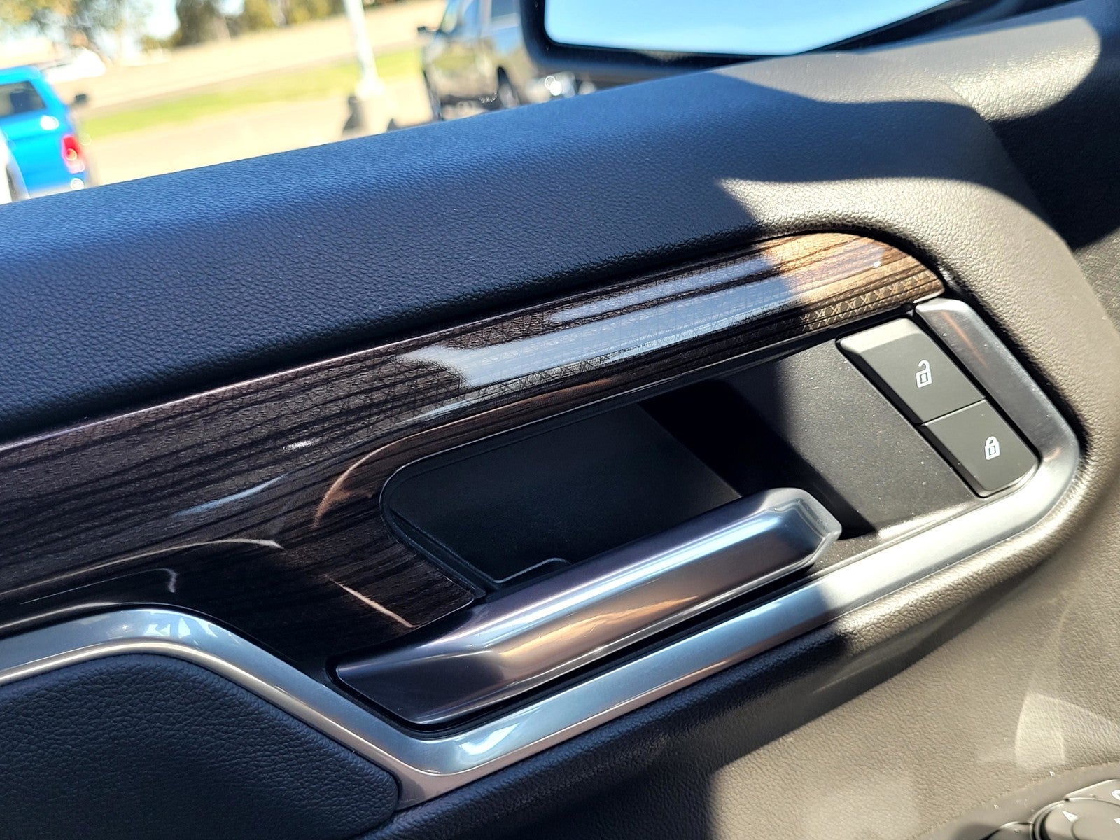 2025 Chevrolet Silverado 1500 Crew Cab Short Box 4-Wheel Drive LT 1LT