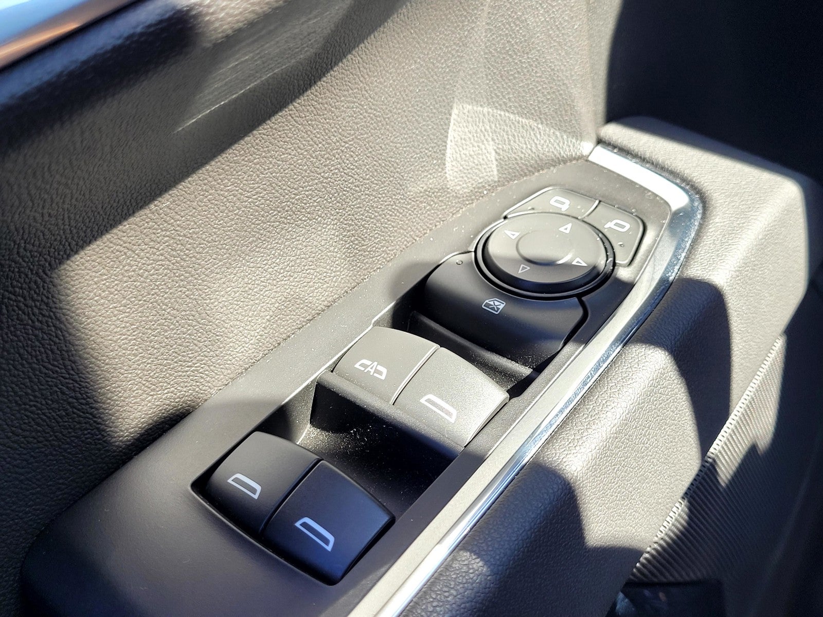 2025 Chevrolet Silverado 1500 Crew Cab Short Box 4-Wheel Drive LT 1LT