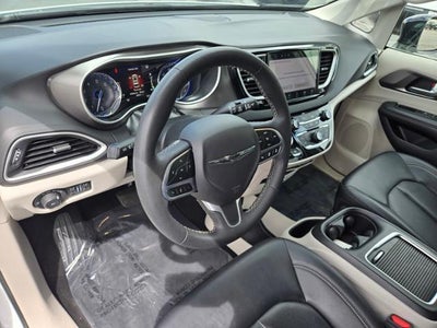2024 Chrysler Pacifica Touring L FWD