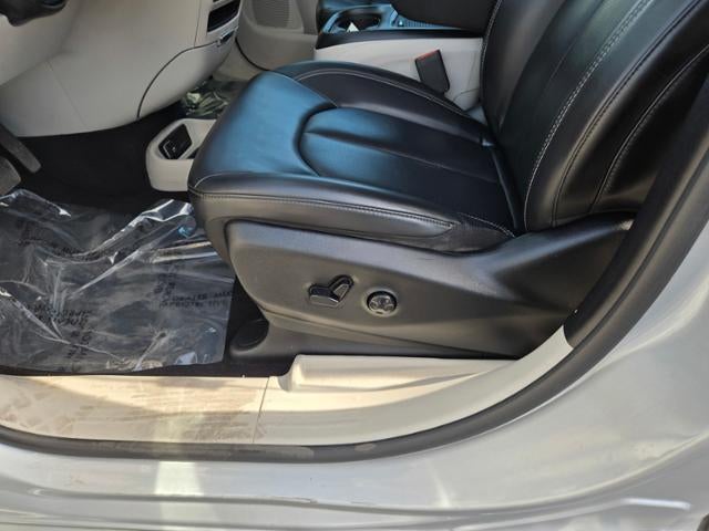 2023 Chrysler Pacifica Touring L FWD