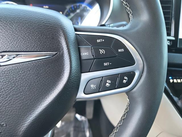 2023 Chrysler Pacifica Touring L FWD