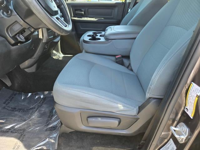 2017 RAM 2500 Tradesman 4x4 Crew Cab 6'4" Box