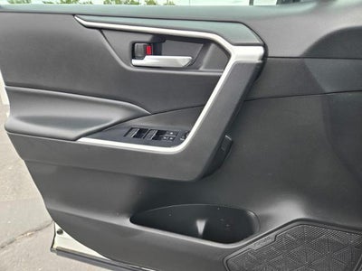 2022 Toyota RAV4 Hybrid SE AWD (Natl)