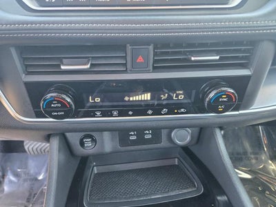 2025 Nissan Rogue FWD SV